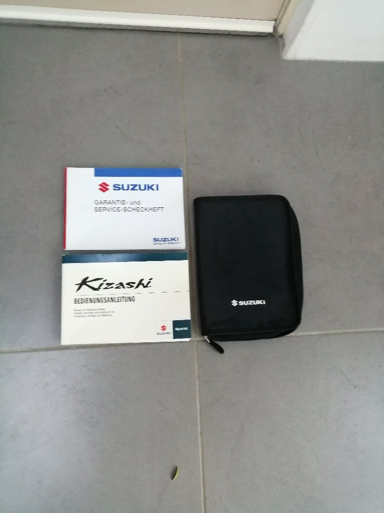 Compleet mapje boekjes SUZUKI KIZASHI 2009/2015 (duits), Ophalen of Verzenden
