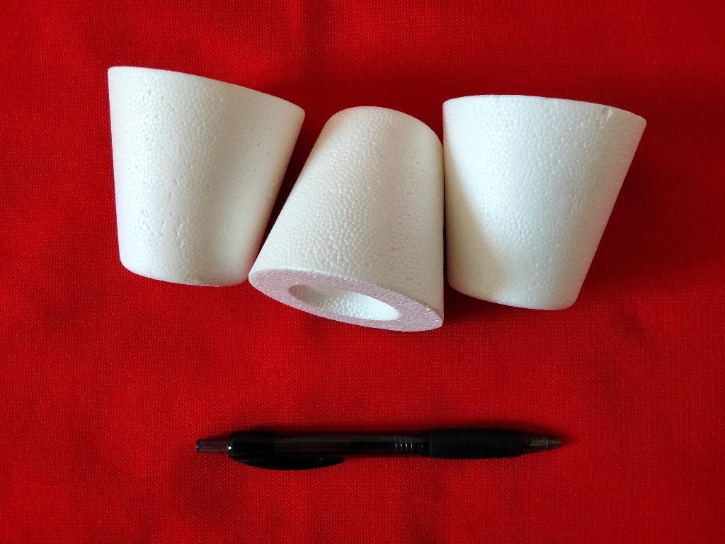 3 piepschuim kegels voor knutselen, Ophalen, Nieuw, Overige materialen, Knutselmateriaal