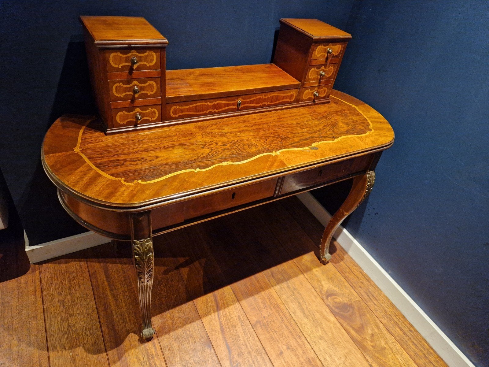 Antiek damesbureau met Inlegwerk en Opzetstuk, Antiek en Kunst, Ophalen