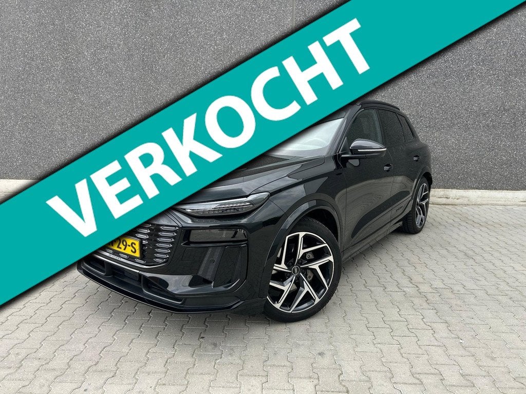 Audi Q6 e-tron S edition 100 kWh | BTW | 360° | LUCHTVERING, Auto's, Audi, Gebruikt, 100 kWh, Leder en Stof, Zwart