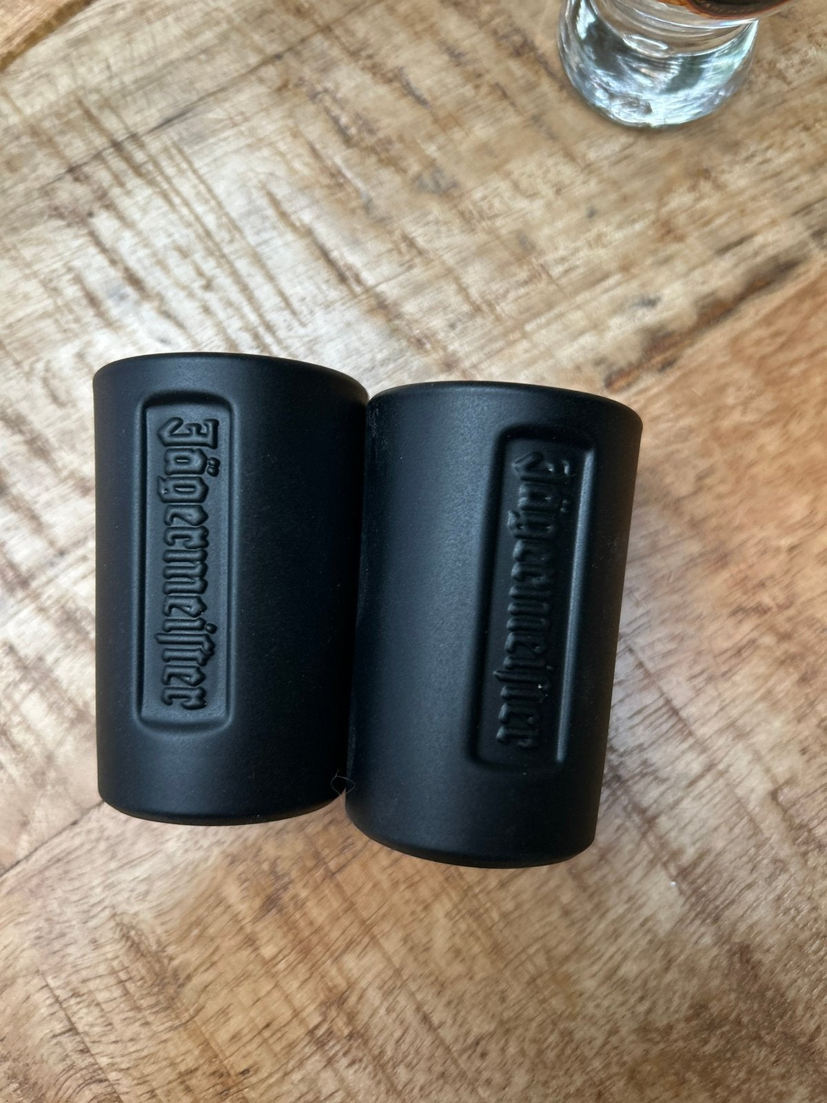 Jägermeister shotglaasjes - Set van 2, Huis en Inrichting, Ophalen, Overige typen, Kunststof, Zo goed als nieuw
