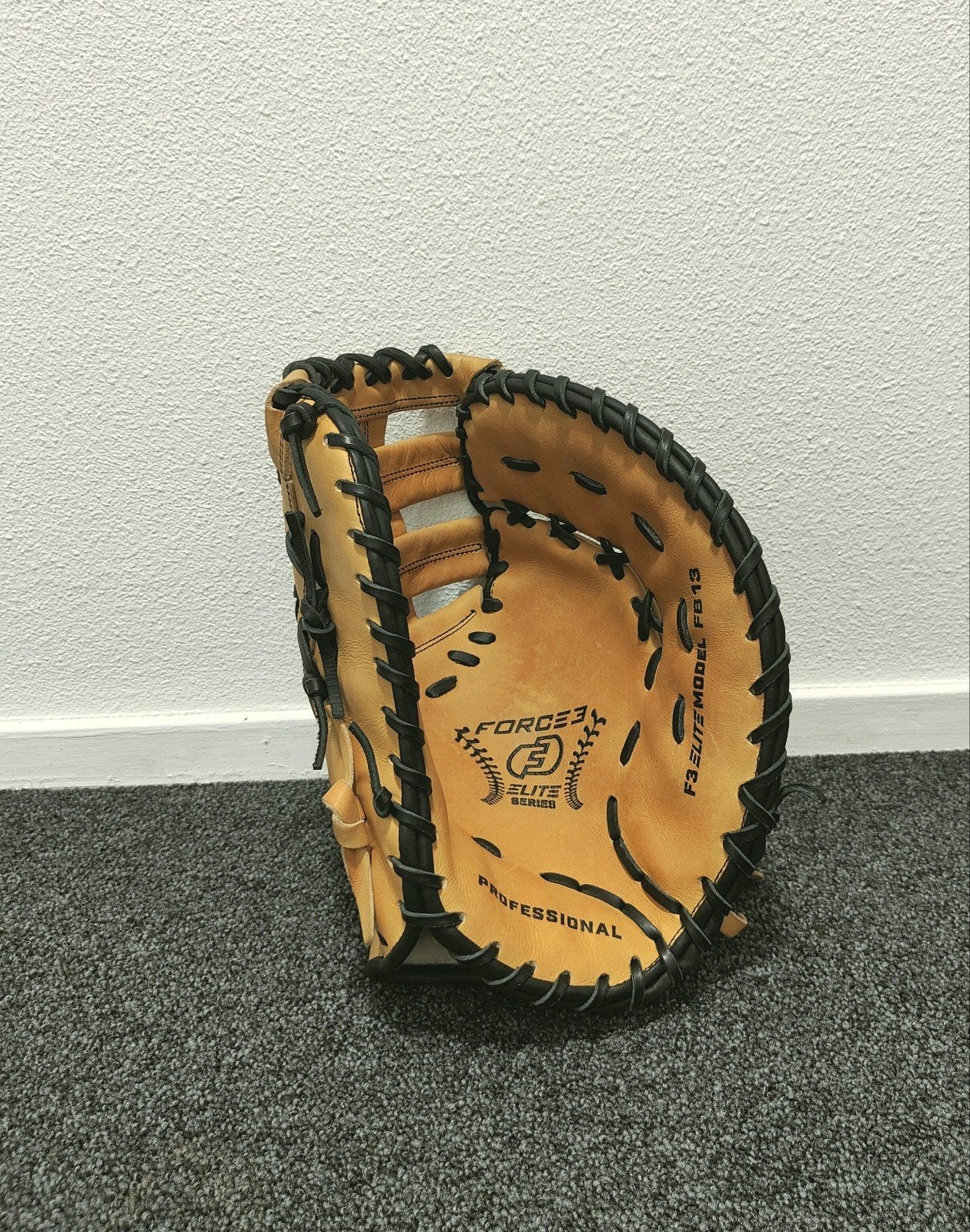 Nieuwe 13" Force3 Pro 1e honk handschoen, Sport en Fitness, Ophalen of Verzenden, Nieuw, Honkbal, Handschoen
