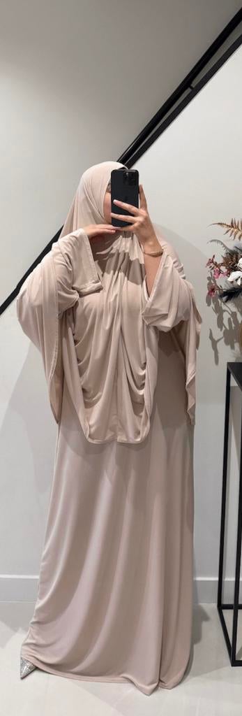 Nieuwe beige jersey set 1 maat jurk en ghimaar ghimar, Ophalen of Verzenden, Zo goed als nieuw, Beige, Zonder mouw