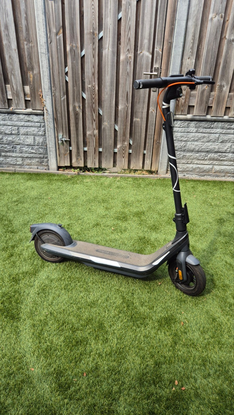 Ninebot E2 Pro elektrische step, gekocht aug 2025 – topstaat, Ophalen, Zo goed als nieuw, Elektrische step (E-scooter)