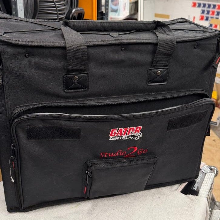 Gator Studio2Go GSR-2U – 19 inch 2HE racktas met laptopvak, Ophalen of Verzenden, Zo goed als nieuw, Overige instrumenten