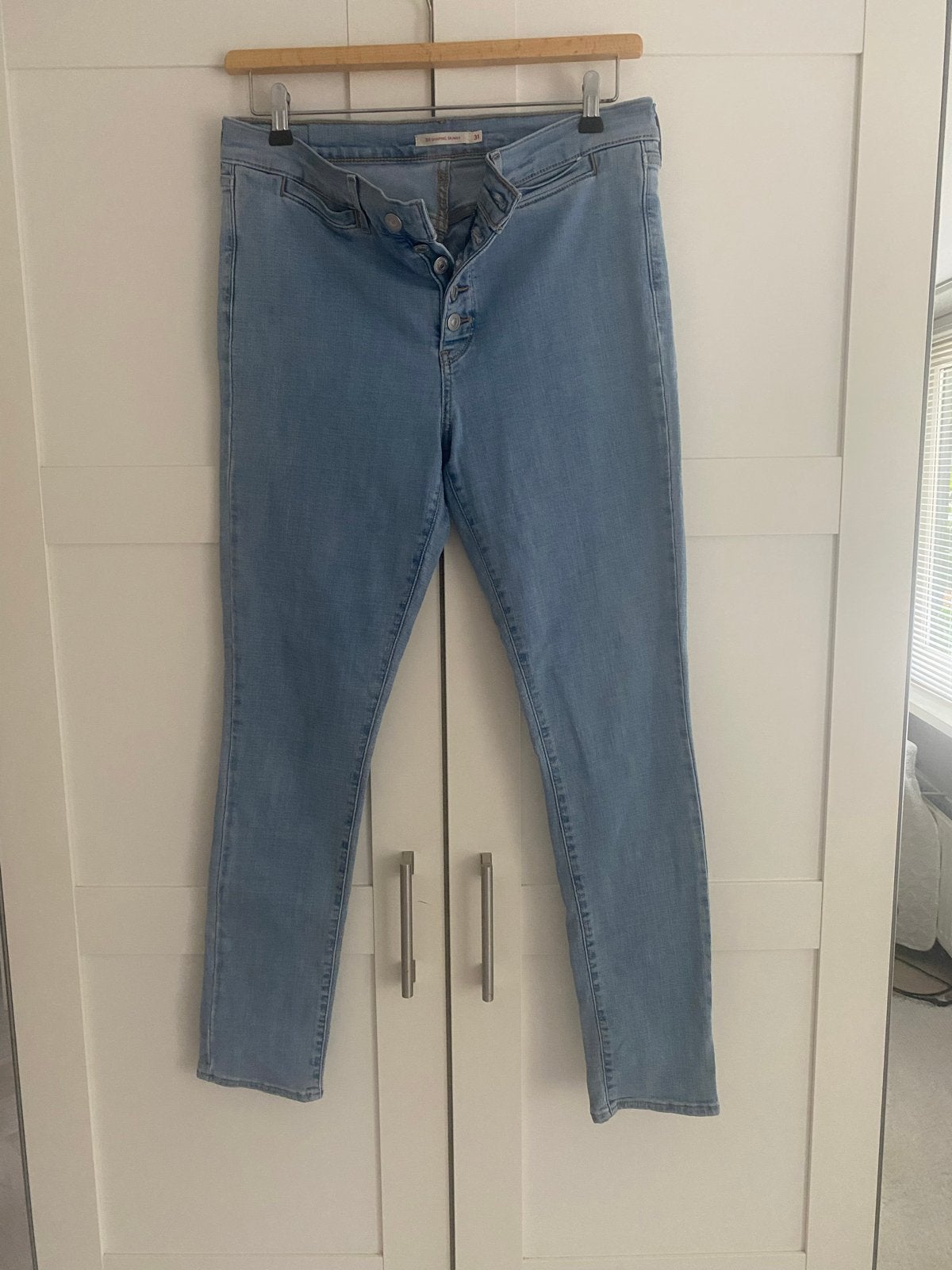 Levi's 311 Shaping Skinny Jeans - Maat 31, Ophalen of Verzenden, Zo goed als nieuw, Blauw, W30 - W32 (confectie 38/40)