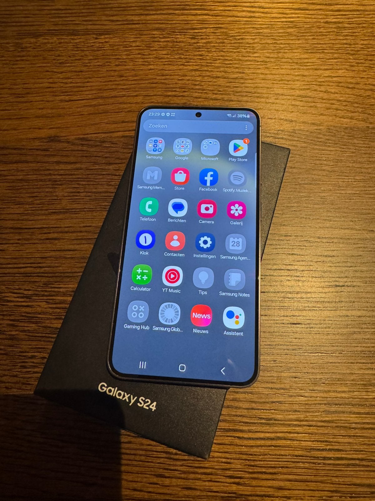 Samsung Galaxy S24 - 256GB - Black edition - Nieuwstaat!