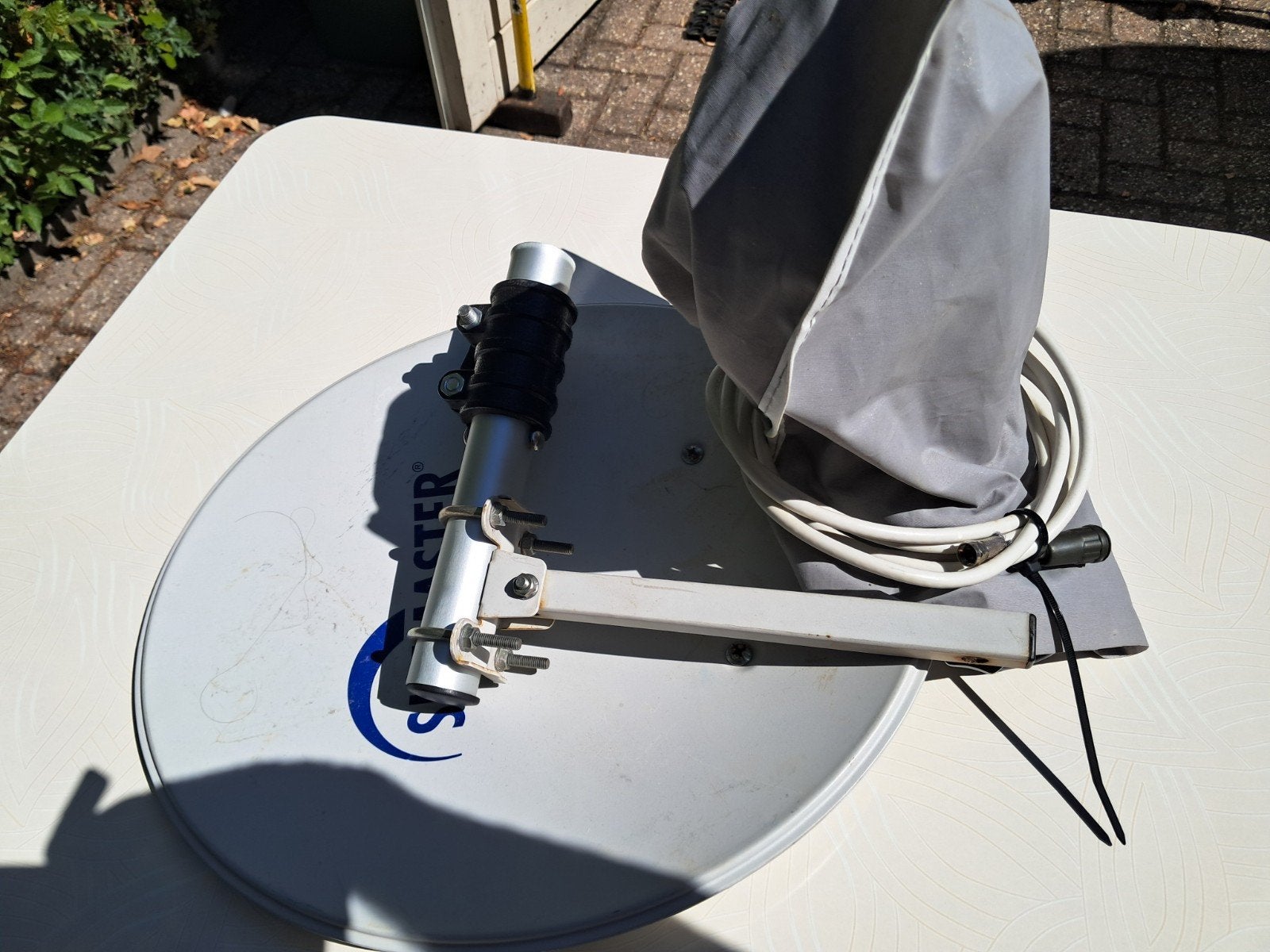 Skymaster schotelantenne met LNB en hoes, Ophalen of Verzenden, Gebruikt, (Schotel)antenne, Overige merken