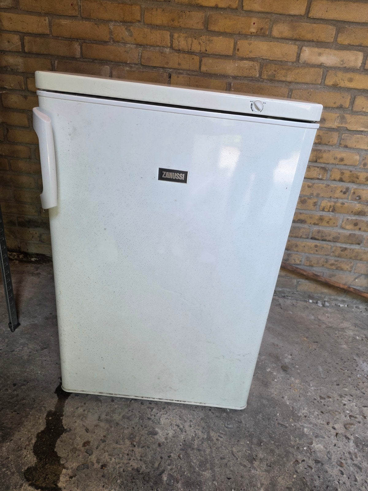 Oud ijzer?/ werkende vriezer tafelmodel, Witgoed en Apparatuur, Vriezers en Diepvrieskisten, Ophalen, Gebruikt, Minder dan 60 cm