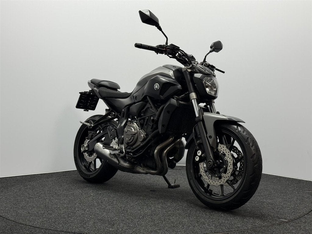 Yamaha MT 07 - foto 3