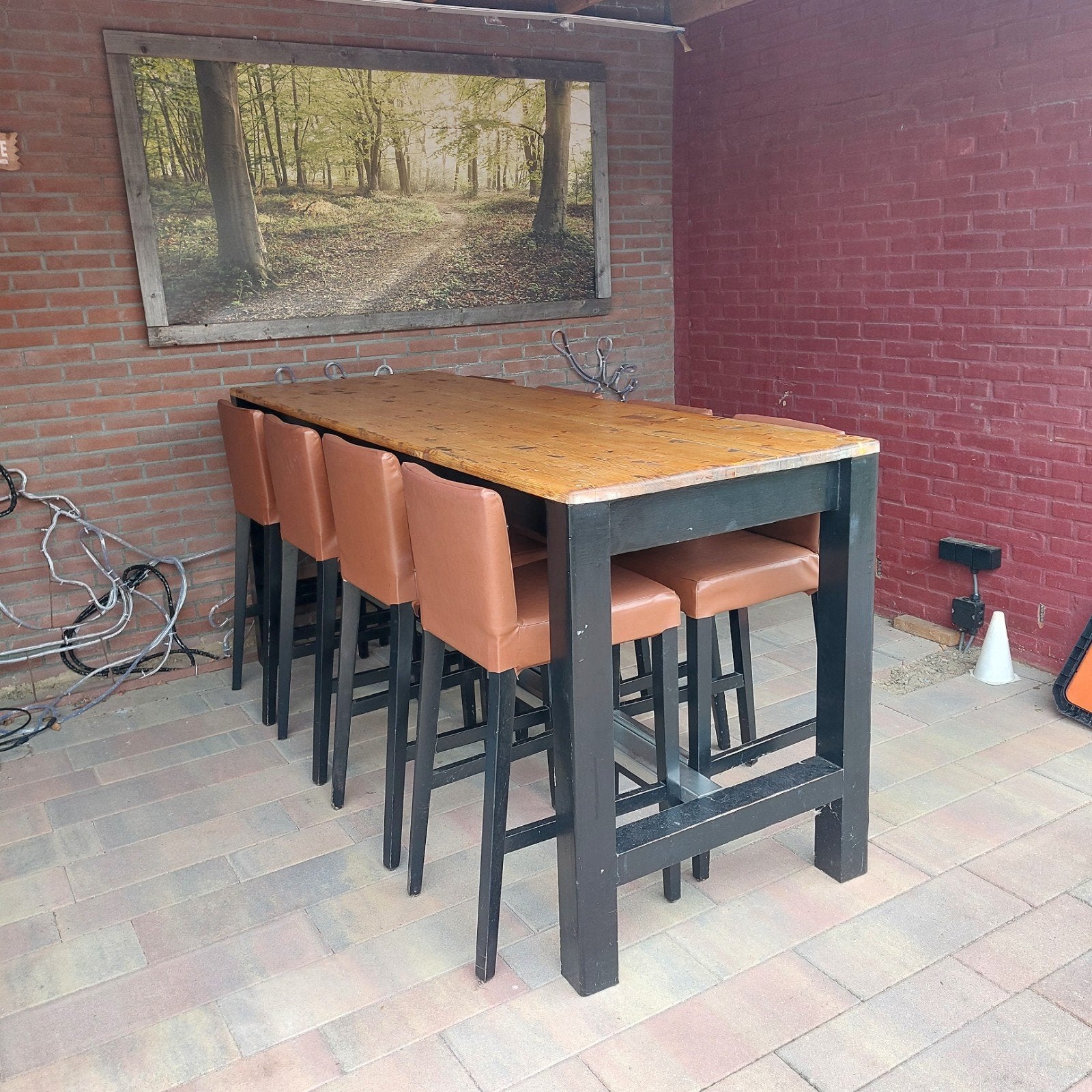 Grote houten bartafel 230cm +10 krukken, Kan gebracht worden, Ophalen, Gebruikt, Inclusief barstoelen