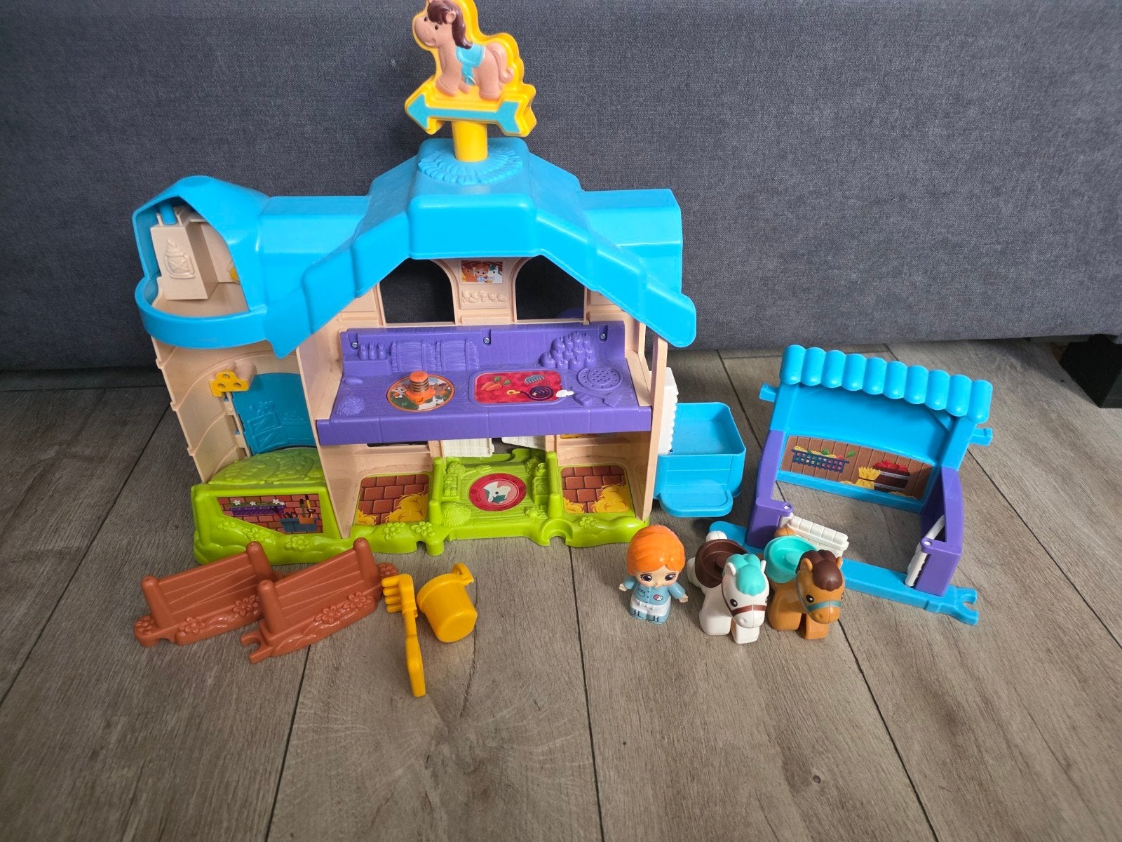 VTech Vrolijke Vriendjes – Magische Manege, Ophalen of Verzenden, Gebruikt, Overige typen, Met geluid