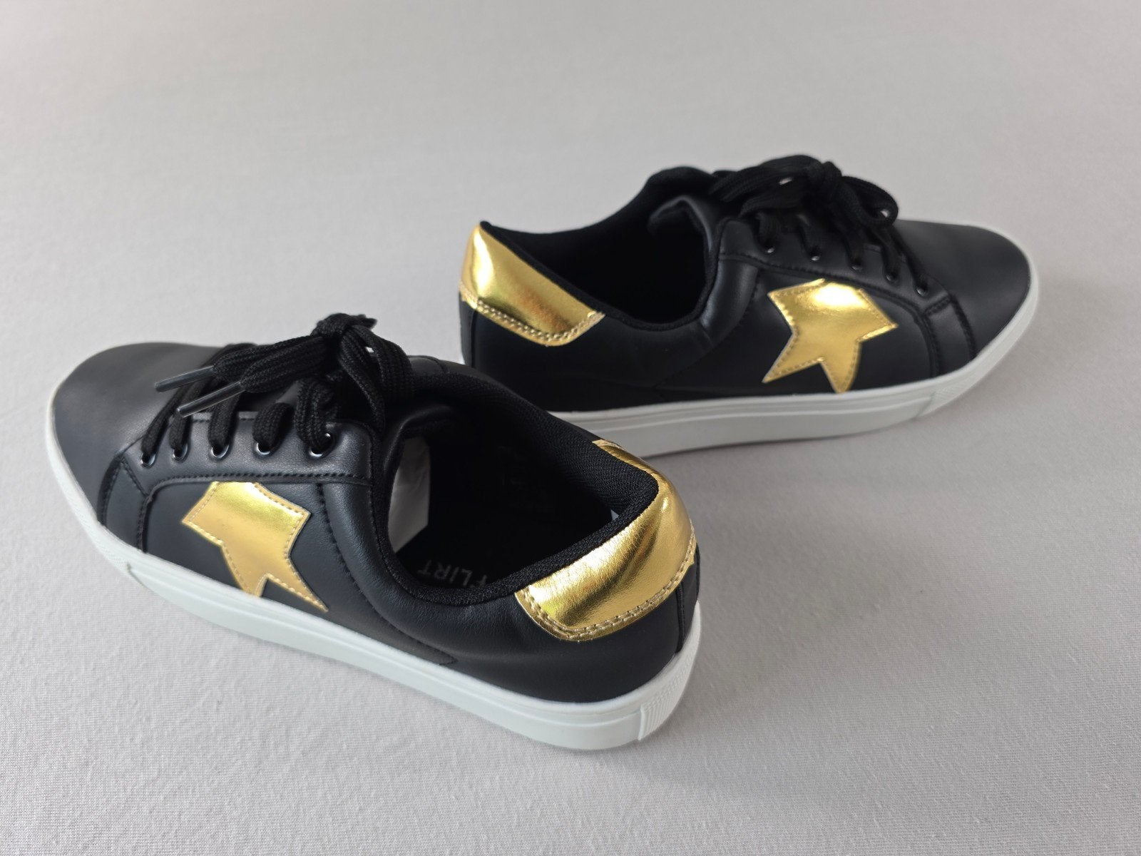 Nieuwe Bodyflirt dames sneakers Zwart Goud Maat 39, Verzenden, Service@bonprix.net, Zwart, Bonprix Handelsgesellschaft mbH