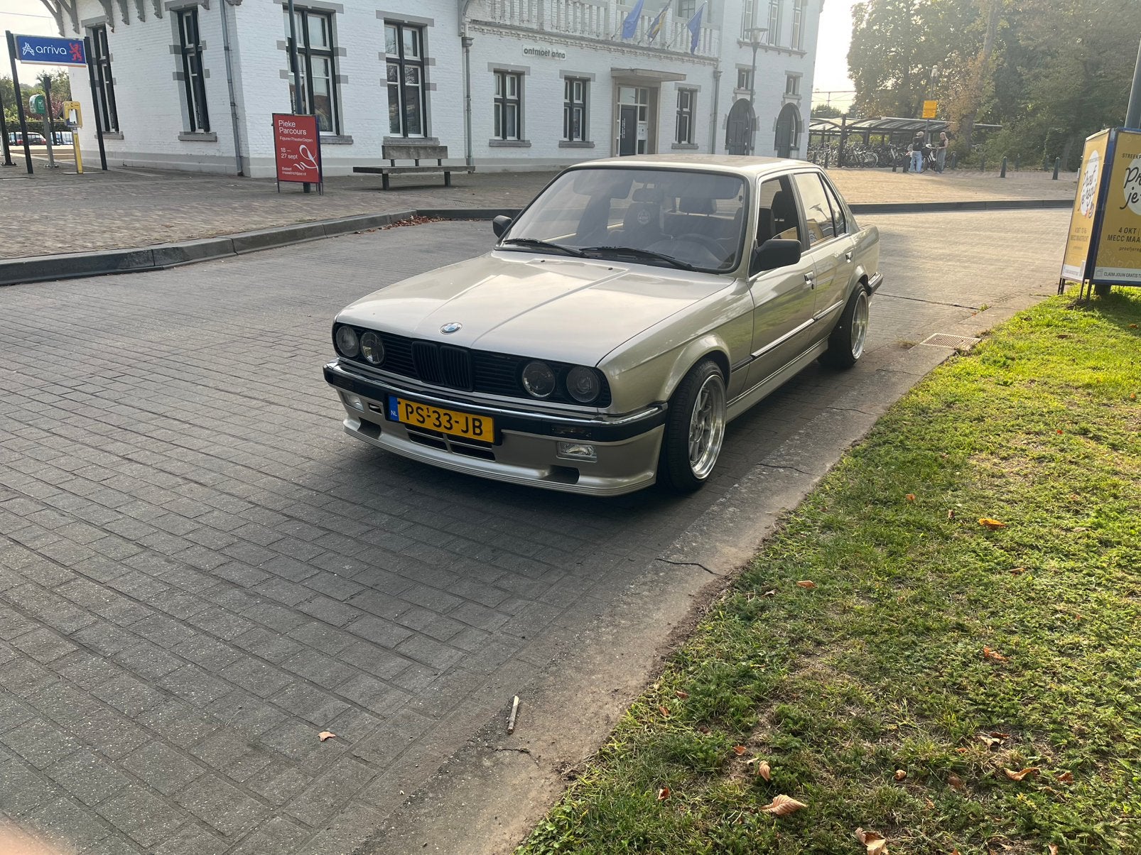 BMW 3-Serie 1.8 316 AUT 1986 Bruin, Auto's, Achterwielaandrijving, 1766 cc, 4 cilinders, Beige
