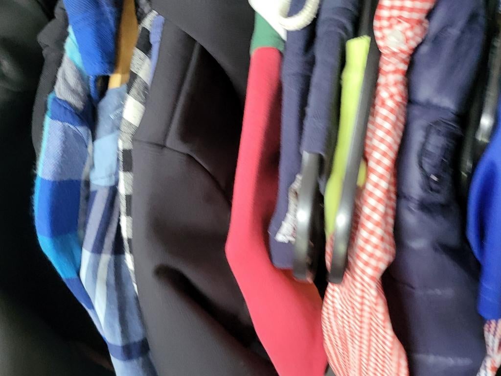 Partij kleding 100 stuks €150,- dames heren Kids merkkleding, Ophalen of Verzenden, Nieuw