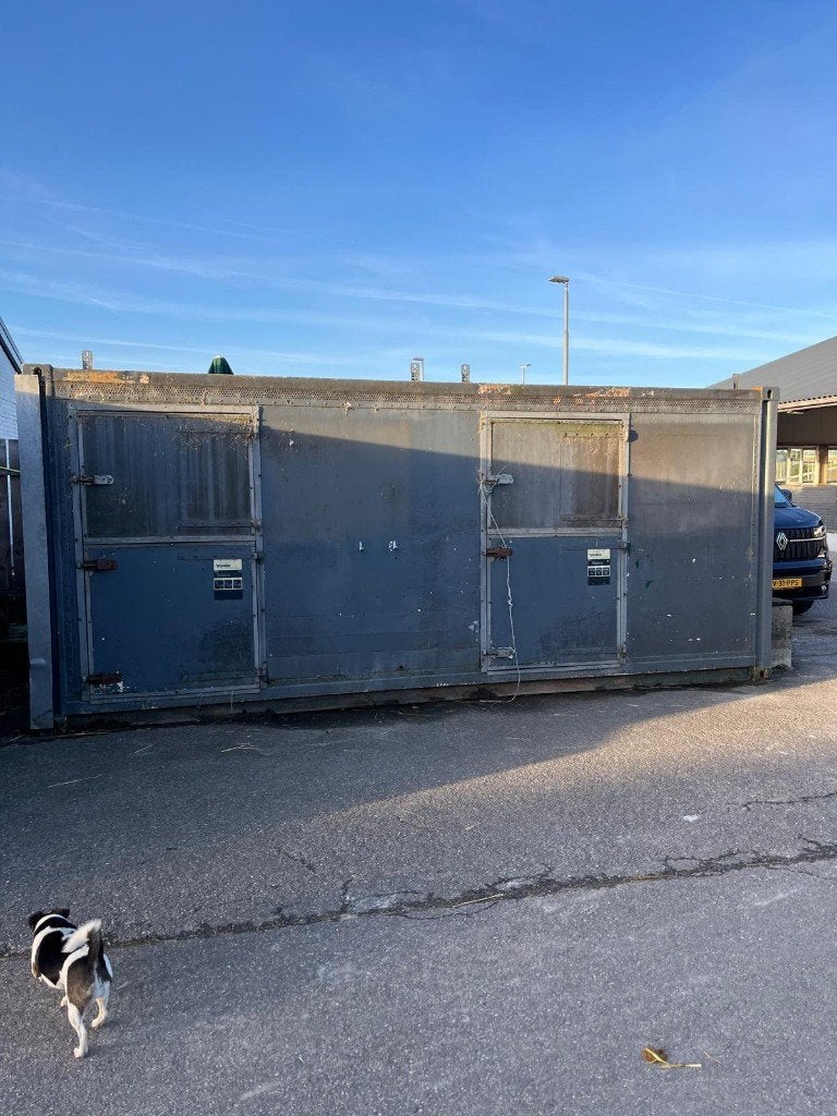 Containerstal gratis af te halen, Dieren en Toebehoren, Stalling, 2 of 3 paarden of pony's