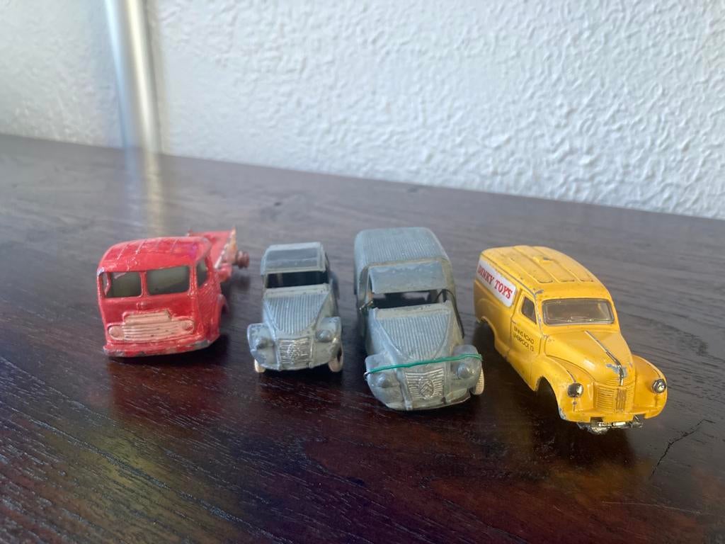 French Dinky 3 + 1 JRD stuks Citroën 2 CV  + Simca Cargo, Ophalen of Verzenden, Gebruikt, Auto, Dinky Toys