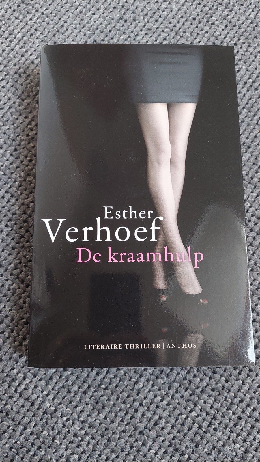 Esther Verhoef - De kraamhulp, Ophalen of Verzenden, Gelezen, Esther Verhoef