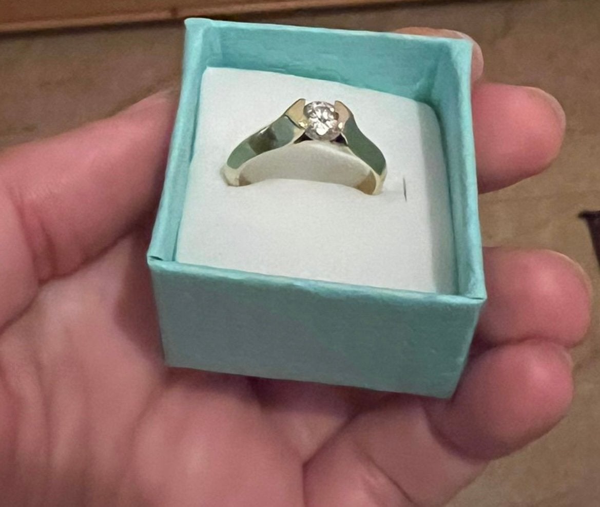 Gouden ring 18 karaat  (nieuw), Ophalen, Nieuw, Kleiner dan 17, Dame