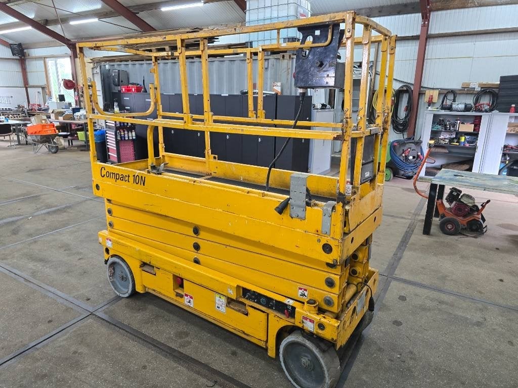 Haulotte Compact 10 10N schaarhoogwerker schaarlift, Zakelijke goederen