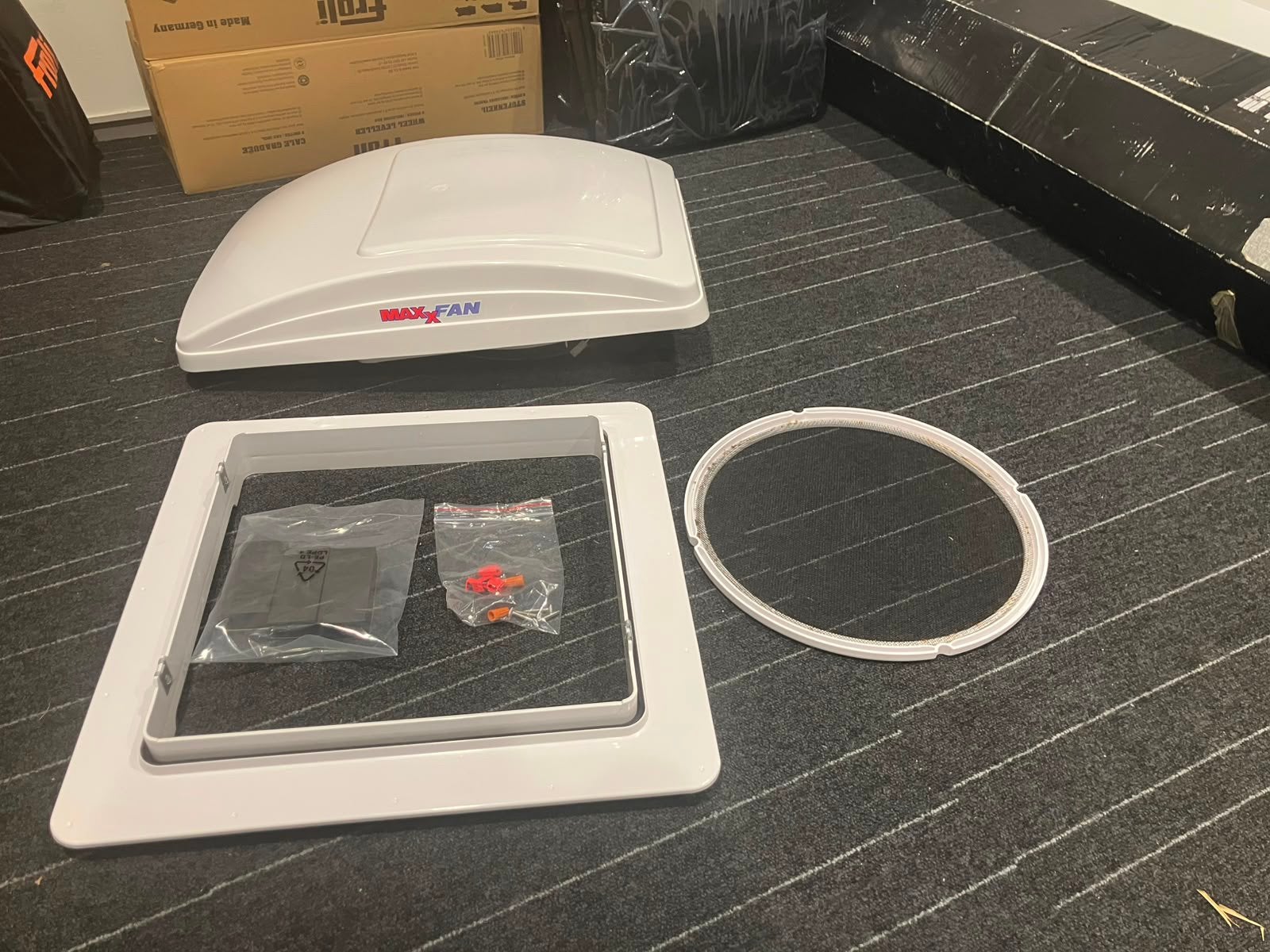 MaxxFan Deluxe wit dakluik met ventilator – werkend, Ophalen of Verzenden, Zo goed als nieuw