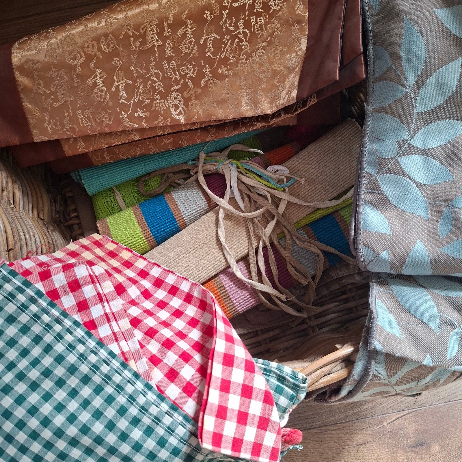 diverse stoffen placemats frisse kleuren en goud en ruit, Ophalen, Nieuw, Rechthoek