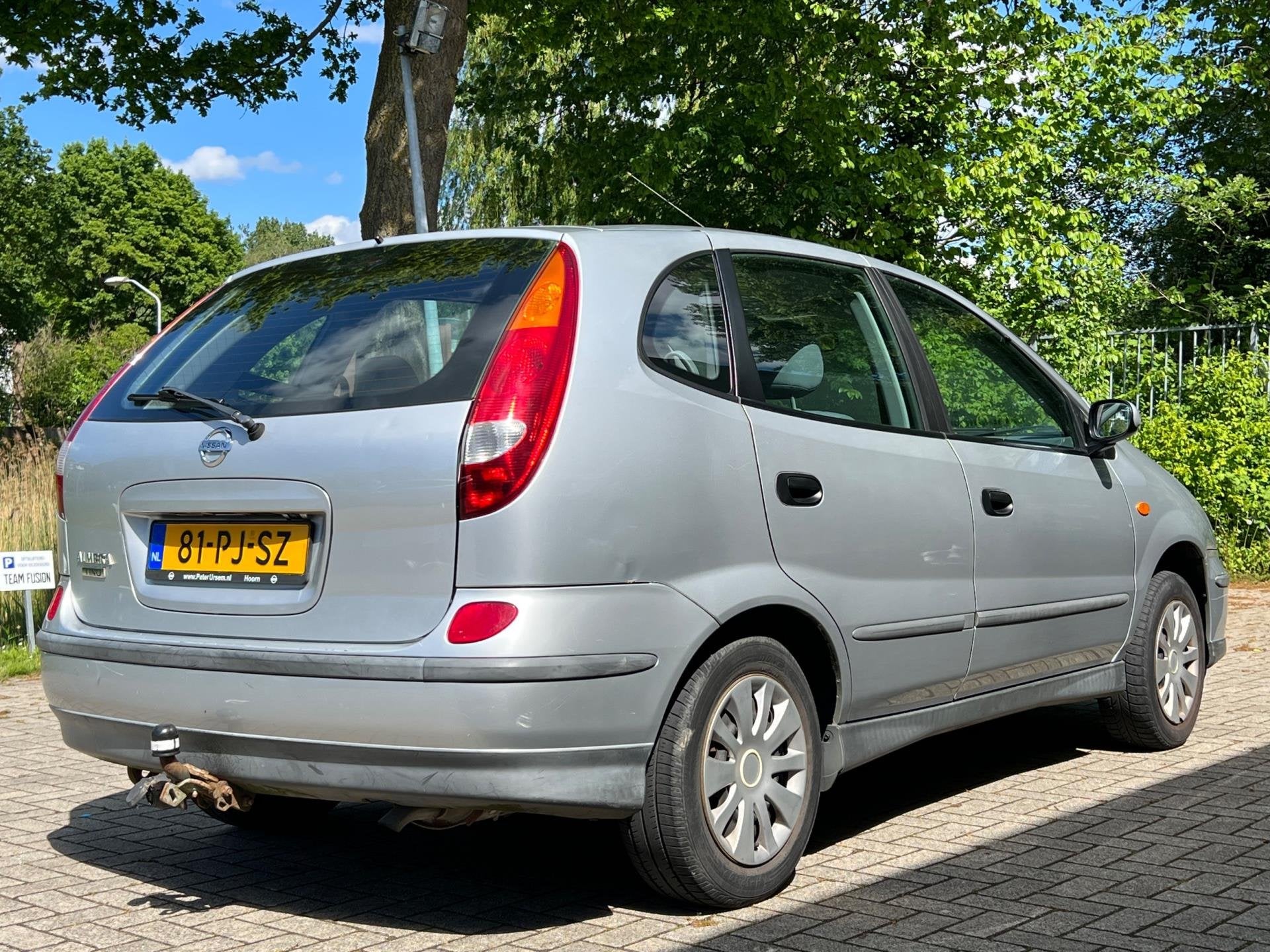 Nissan Almera Tino 1.8 Visia Airco Achteruitrijcamera Nieuwe, Auto's, 4 cilinders, Almera Tino, 116 pk, Origineel Nederlands
