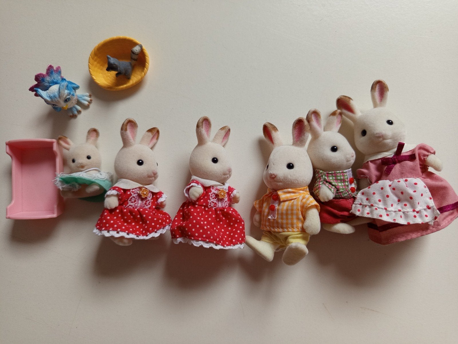 Sylvanian Families Konijnenfamilie met accessoires, Ophalen of Verzenden, Zo goed als nieuw