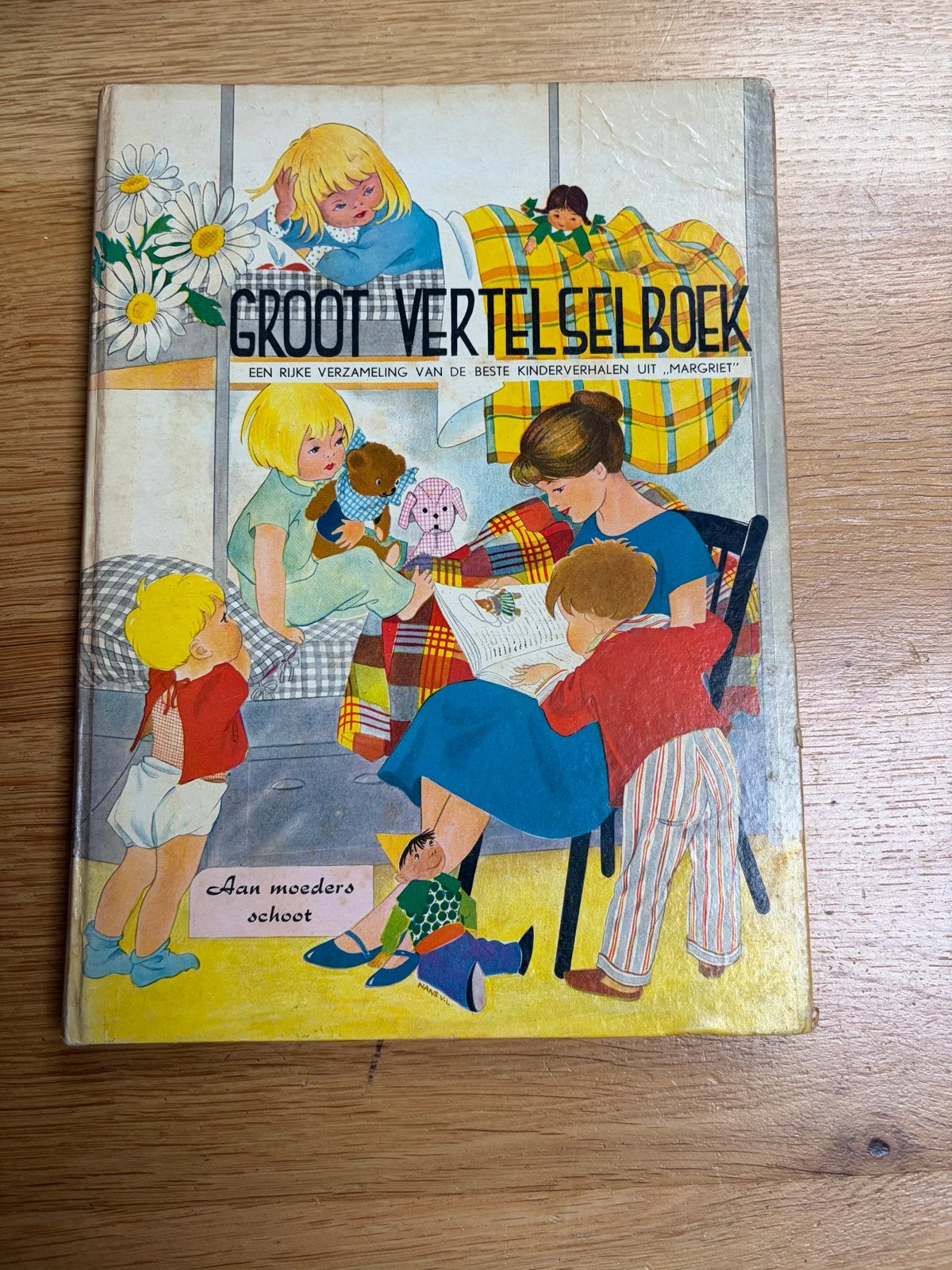 Groot Vertelselboek van Margriet - Aan Moeders Schoot, Ophalen of Verzenden, Gelezen, Sprookjes