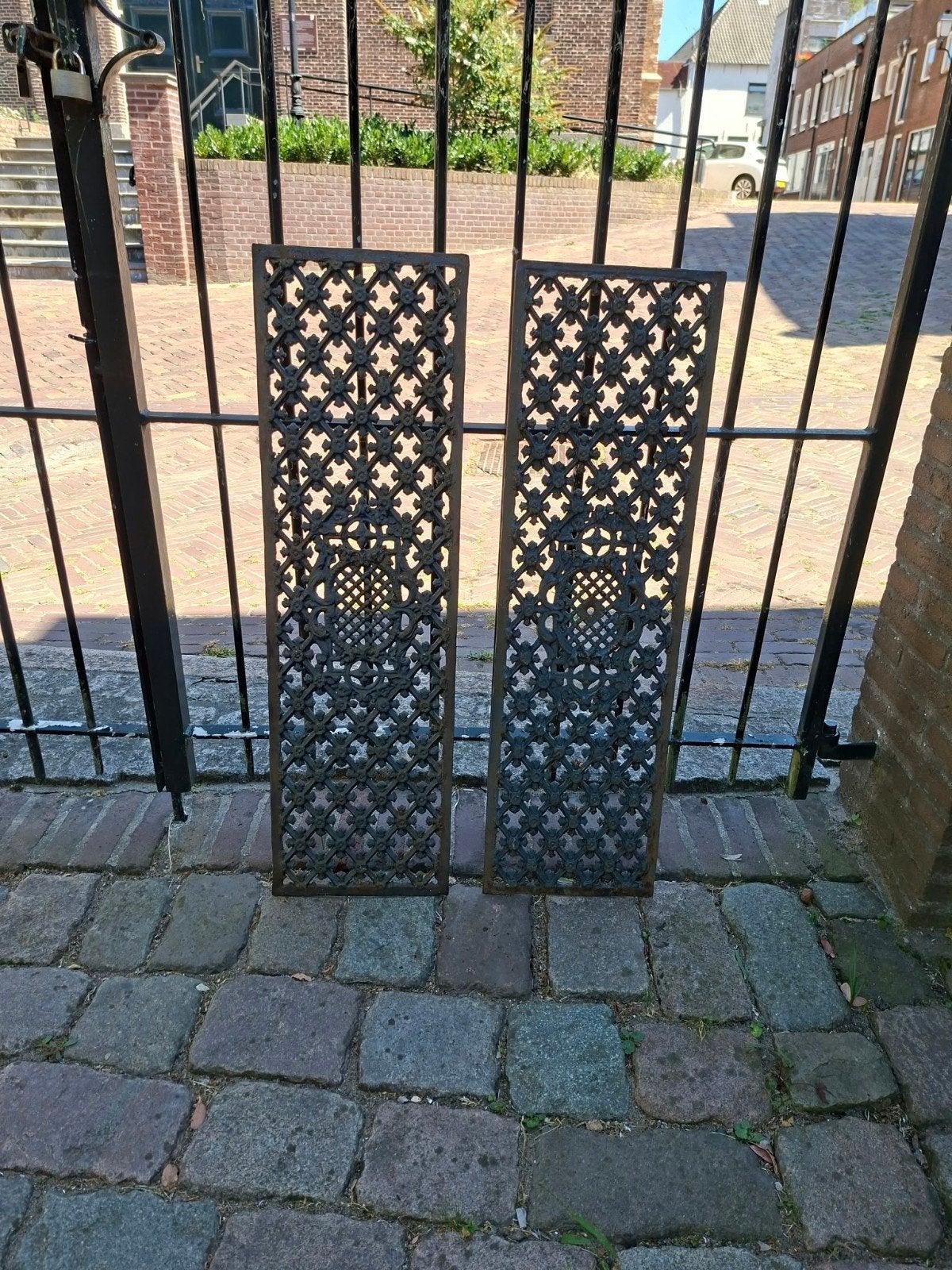 Antieke gietijzeren deurroosters - set van 2, Ophalen