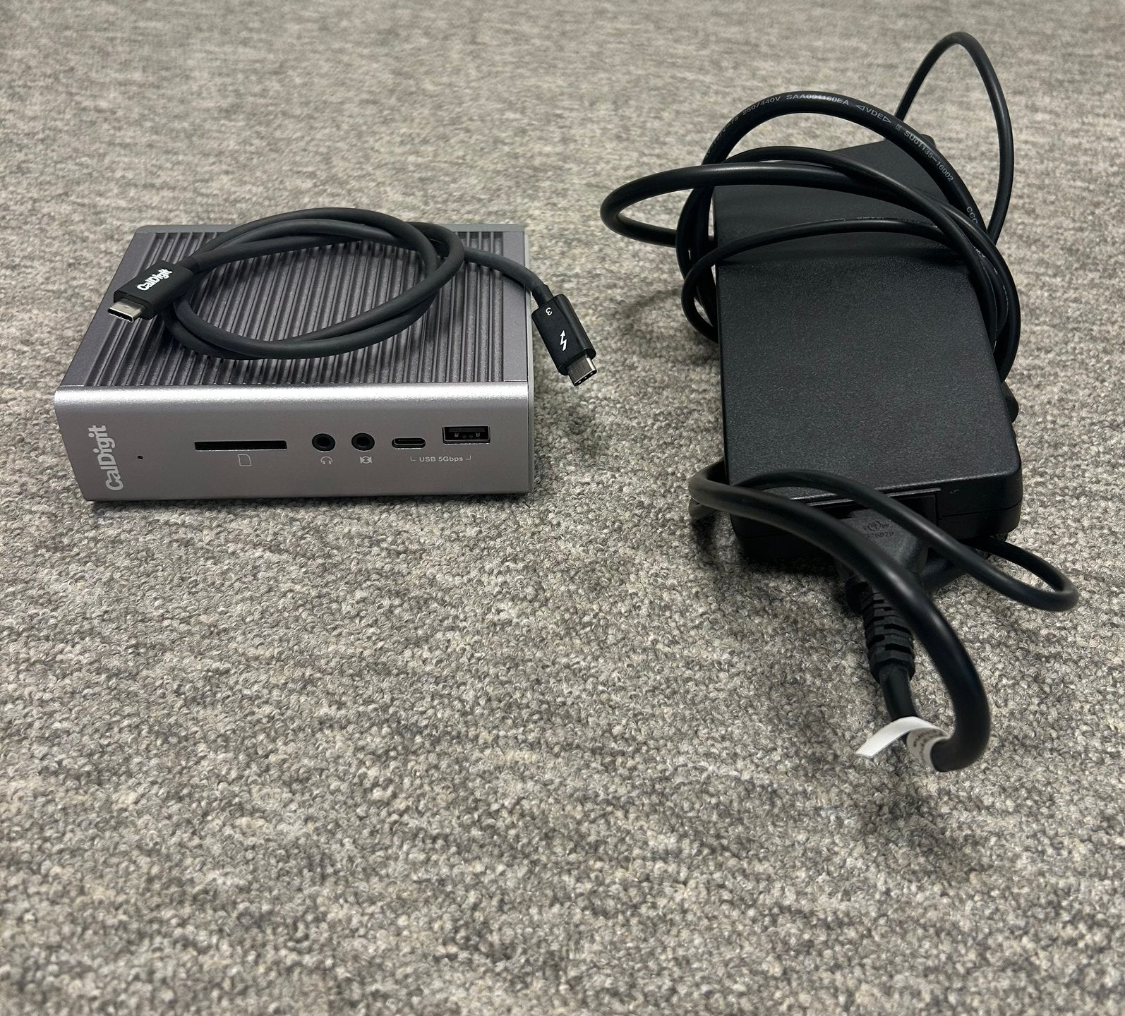 Caldigit Thunderbolt Station 3 Plus (TS3 Plus), Computers en Software, Dockingstations, Ophalen of Verzenden, Zo goed als nieuw