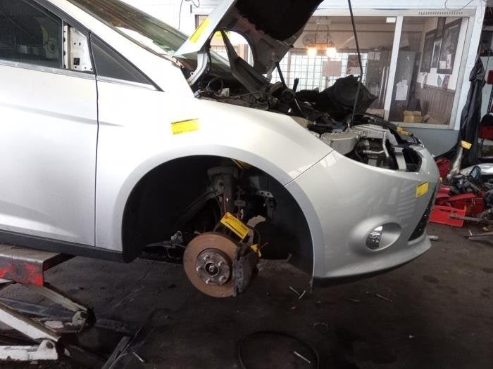 Scherm rechts-voor van een Ford Focus (DYB), Gebruikt, -, -, Ophalen of Verzenden