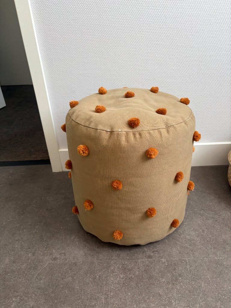 Ferm living poef oker geel kinderkamer, Geel, Ophalen, Zo goed als nieuw, Zitmeubel