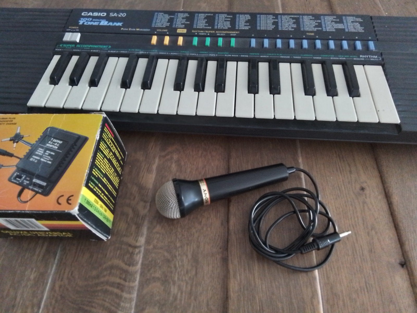 Casio SA-20 Keyboard met lesboekjes en microfoon en adapter, Ophalen, Gebruikt, 49 toetsen, Casio