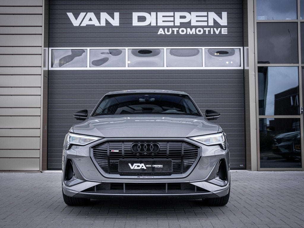 Audi e-tron 55 quattro S edition 95 kWh - 3x S-Line l Chrono, Auto's, Audi, Automaat, Zwart, 95 kWh, Leder