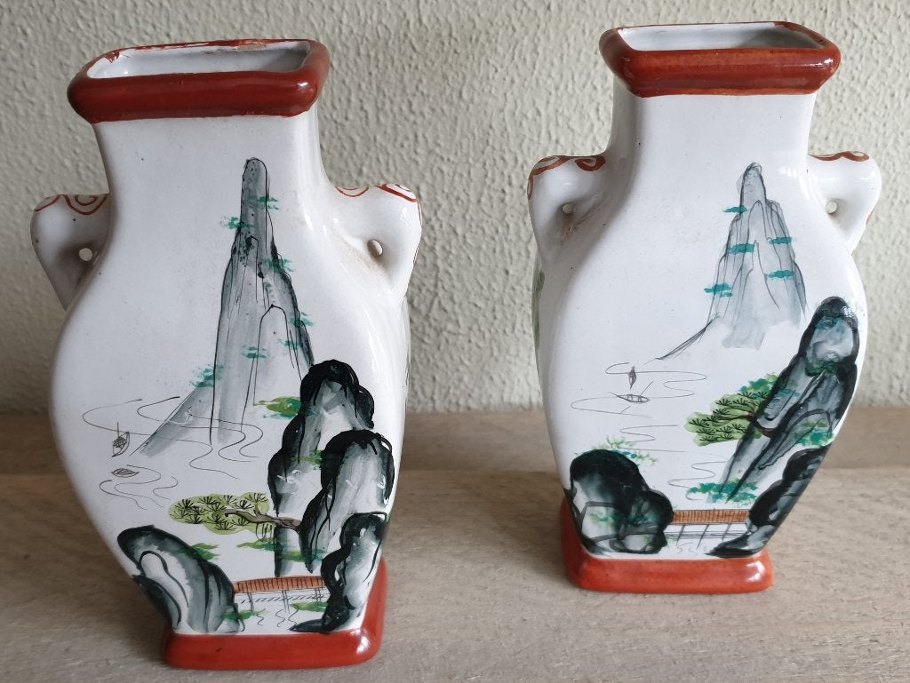 2 hand beschilderde vazen met aziatische afbeelding, Ophalen of Verzenden