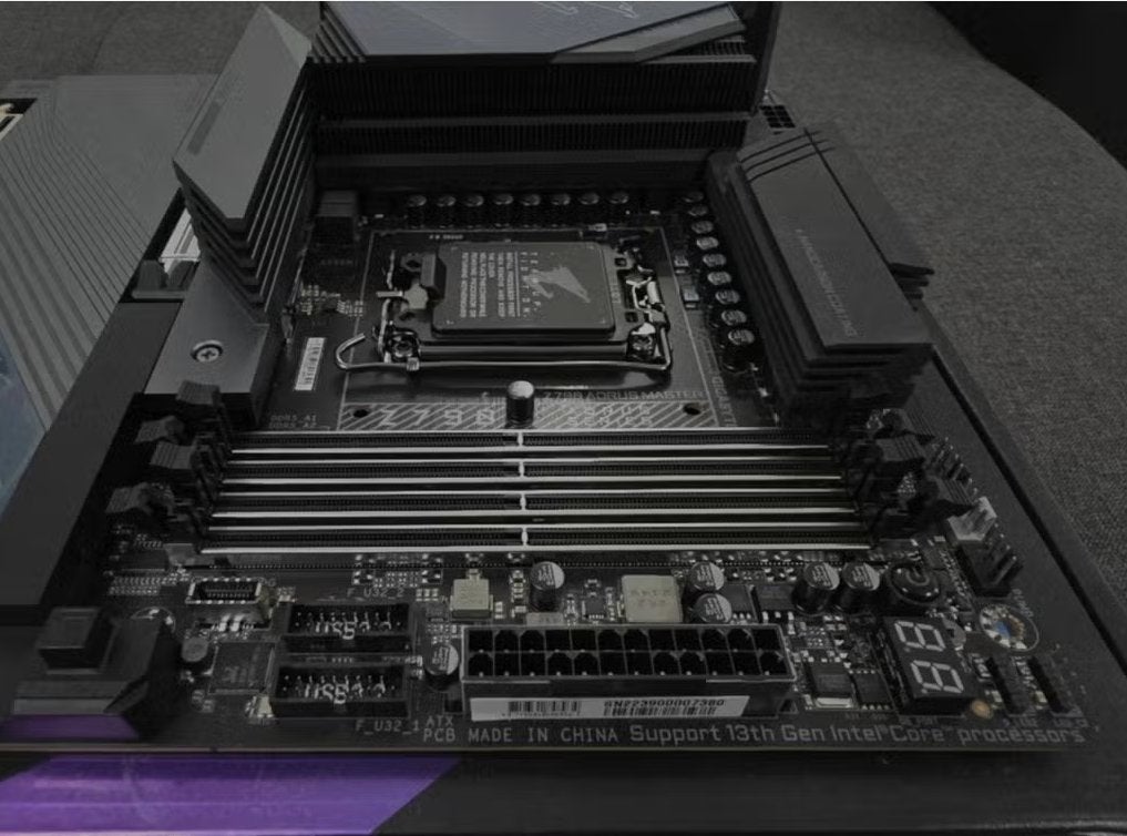Gigabyte Z790 Aorus Master, Computers en Software, Processors, Zo goed als nieuw, 32-core, 4 Ghz of meer, Ophalen of Verzenden