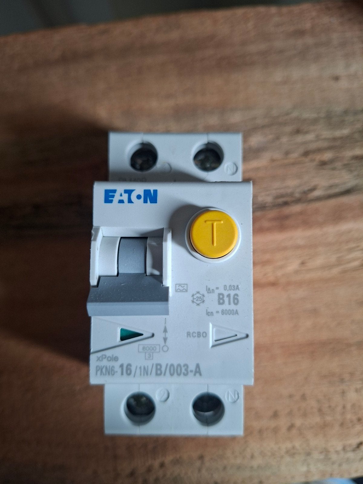 Eaton aardlekautomaat B16 30mA RCBO PKN6-16/1N/B/003-A, Ophalen, Nieuw, Schakelaar