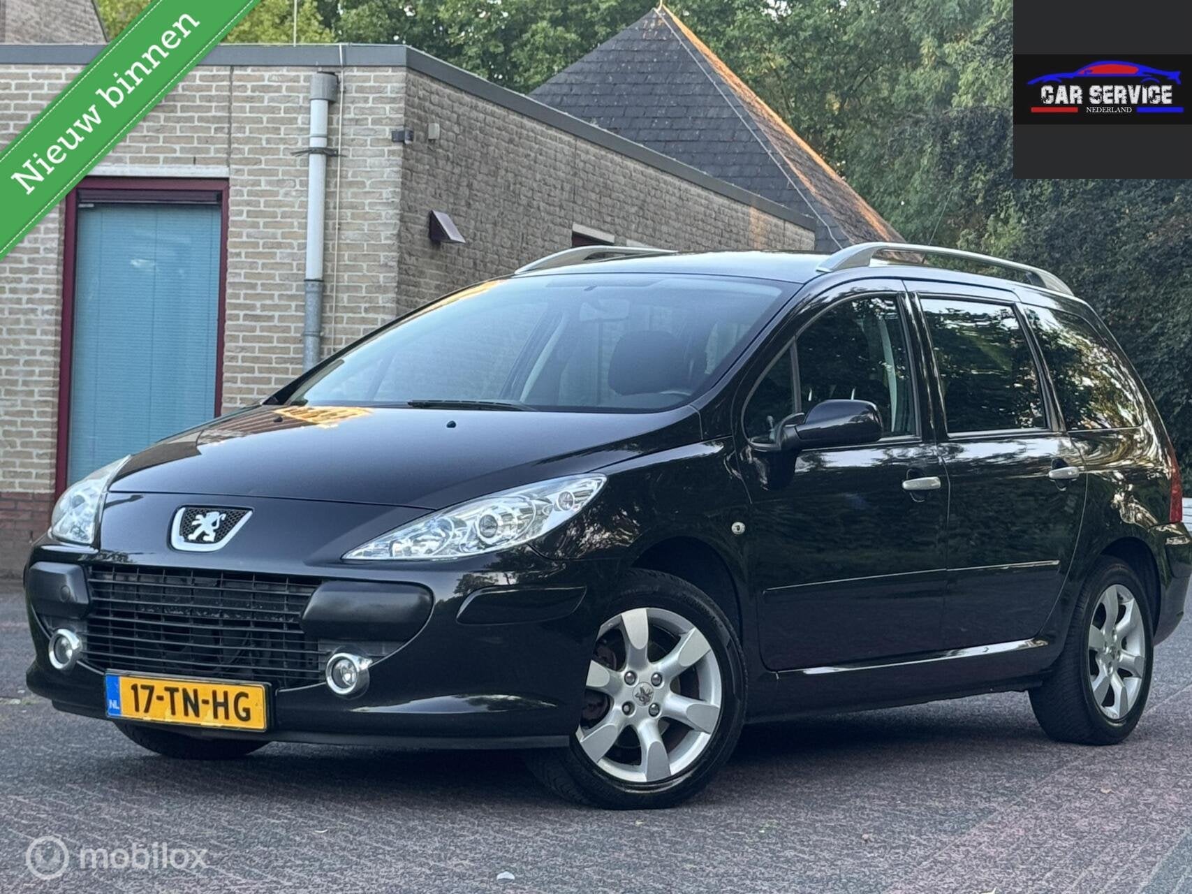 Peugeot 307 SW 2.0-16V Prem/TREKHAAK/NAP/NWE APK/7 PERSOONS, Auto's, 730 kg, Gebruikt, 4 cilinders, 7 stoelen