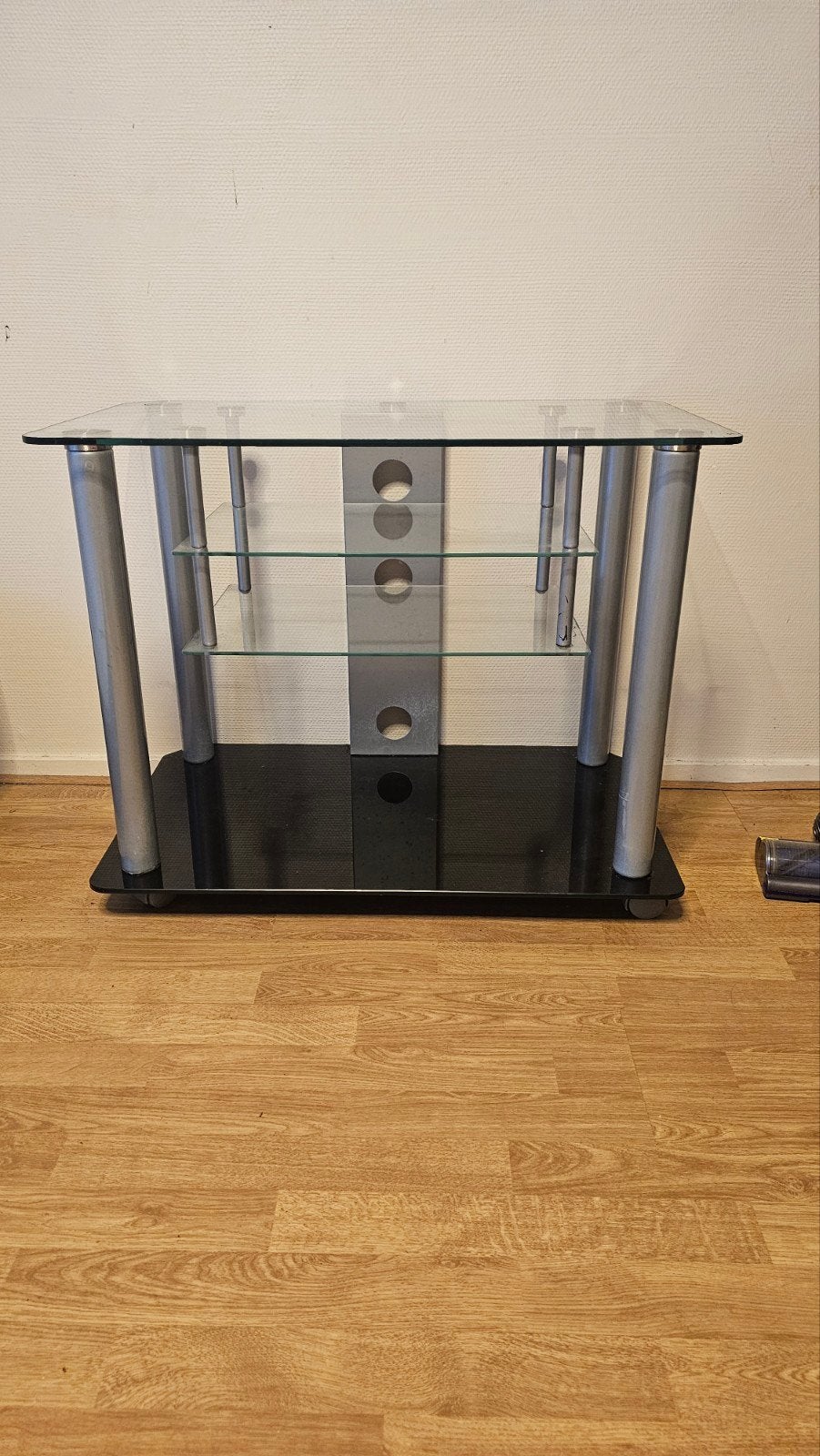 Glazen TV-meubel met zilverkleurige poten, Huis en Inrichting, Ophalen, Gebruikt, Glas