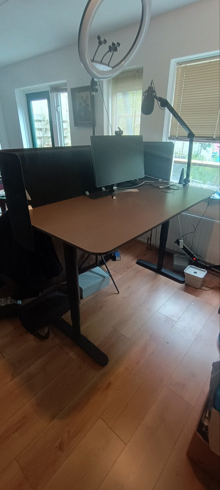 IKEA Bekant Zit-sta Bureau 160x80cm met Opzetwanden, Huis en Inrichting, Bureaus, Ophalen, Zit-sta bureau, Spaanplaat of MDF, Bruin