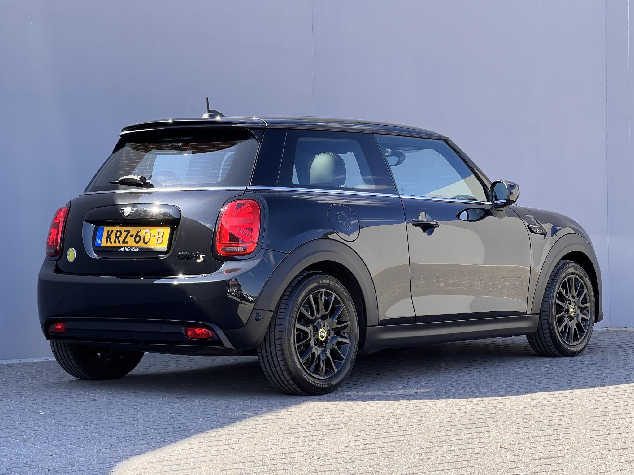 MINI Electric Cooper SE Electric Collection 33 kWh / Dealer, Auto's, Stof, Gebruikt, 1340 kg, 33 kWh