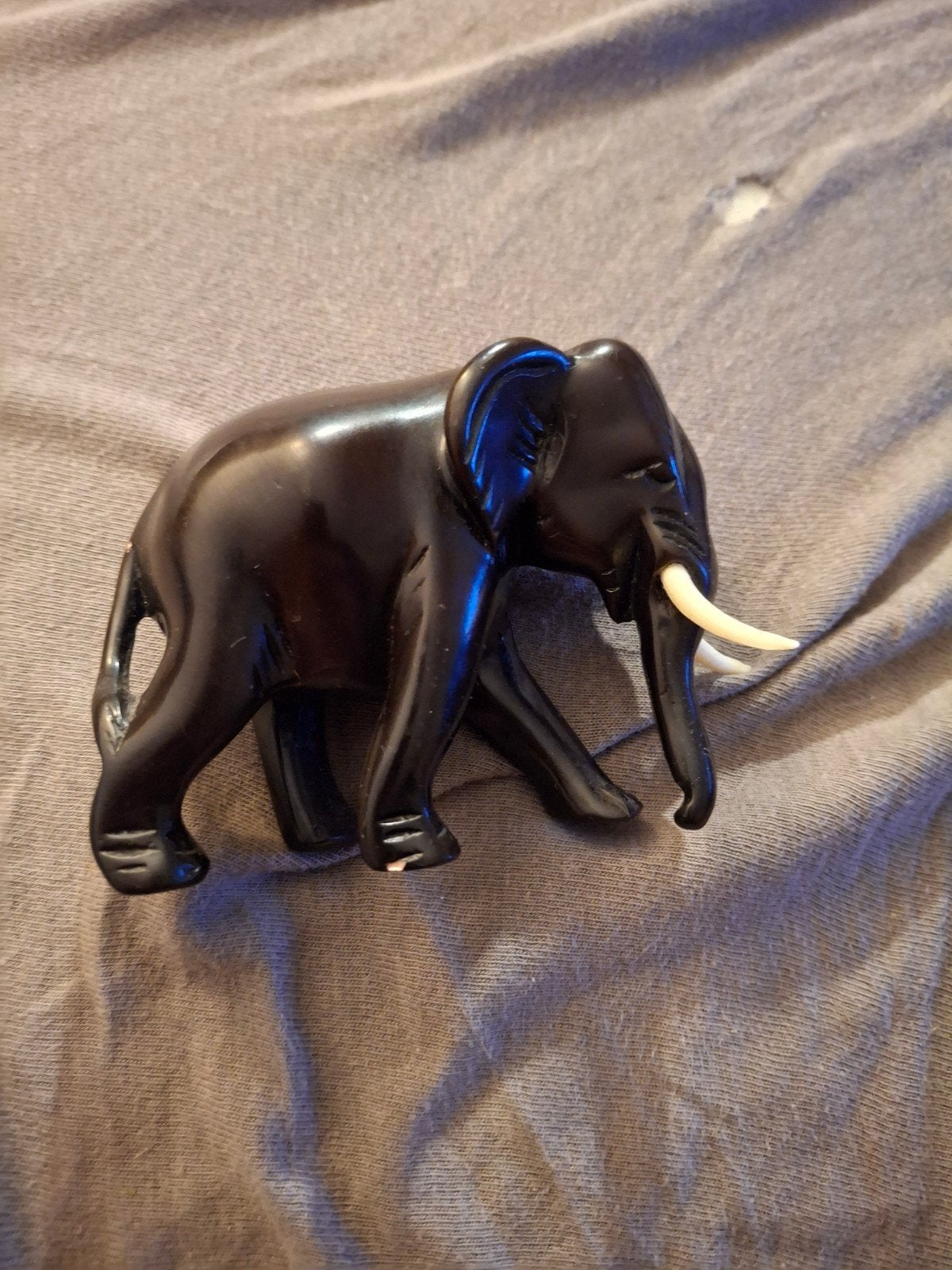 Vintage houten olifant beeldje met slagtanden, Antiek en Kunst, Ophalen