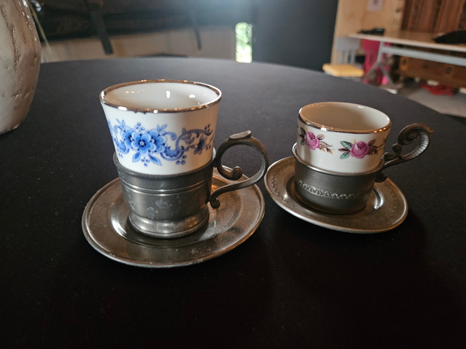 twee vintage kop en schotelsets, Antiek en Kunst, Ophalen of Verzenden