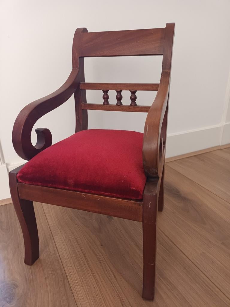 Mahonie Houten Poppenstoel met Rood Velours Bekleding, Antiek en Kunst, Antiek | Meubels | Stoelen en Banken, Ophalen of Verzenden