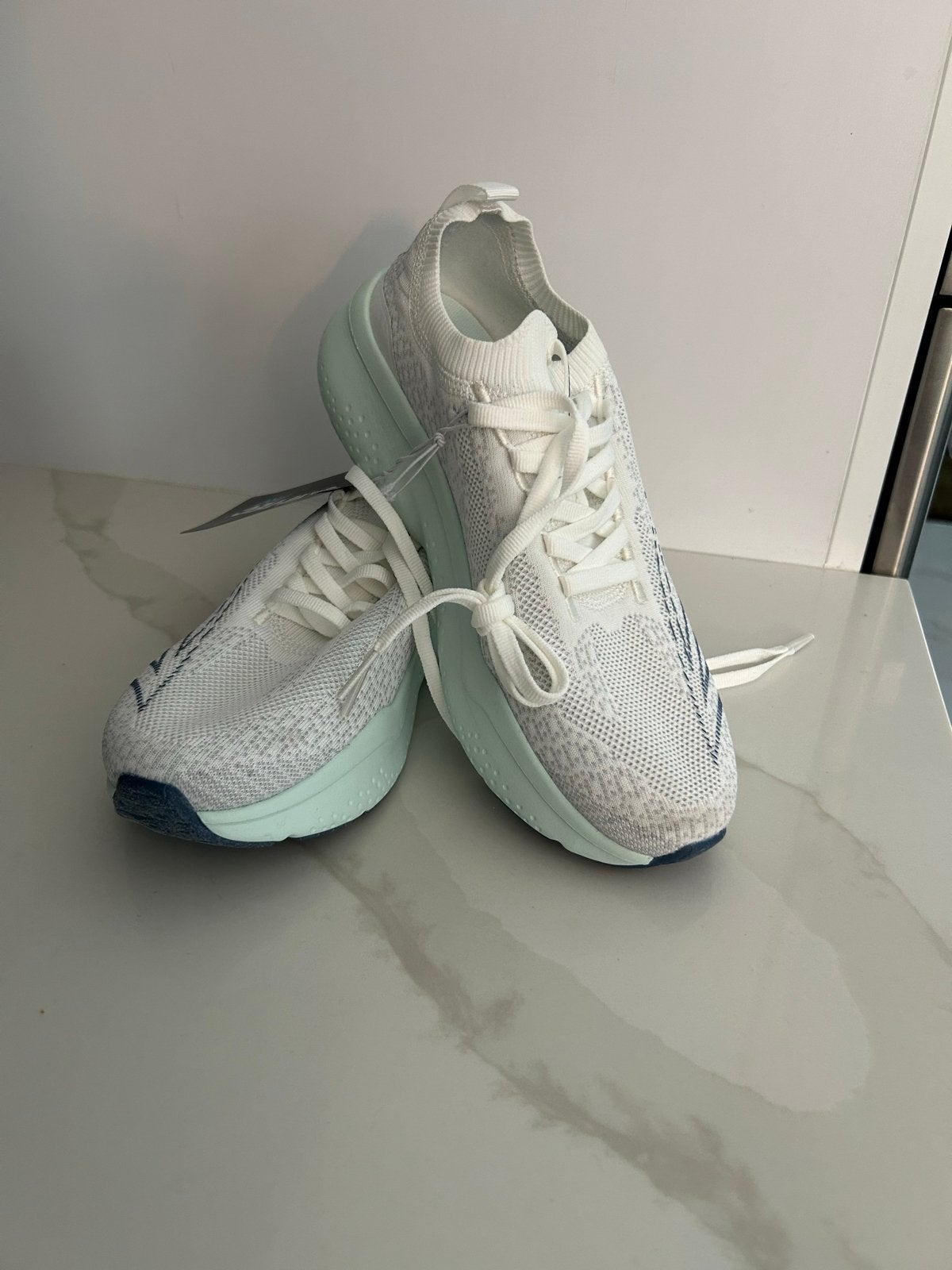 Nieuwe dames Hi-Tec Pro Sneakers - Maat 8, Kleding | Dames, Schoenen, Ophalen of Verzenden, Nieuw, Wit, Sneakers of Gympen