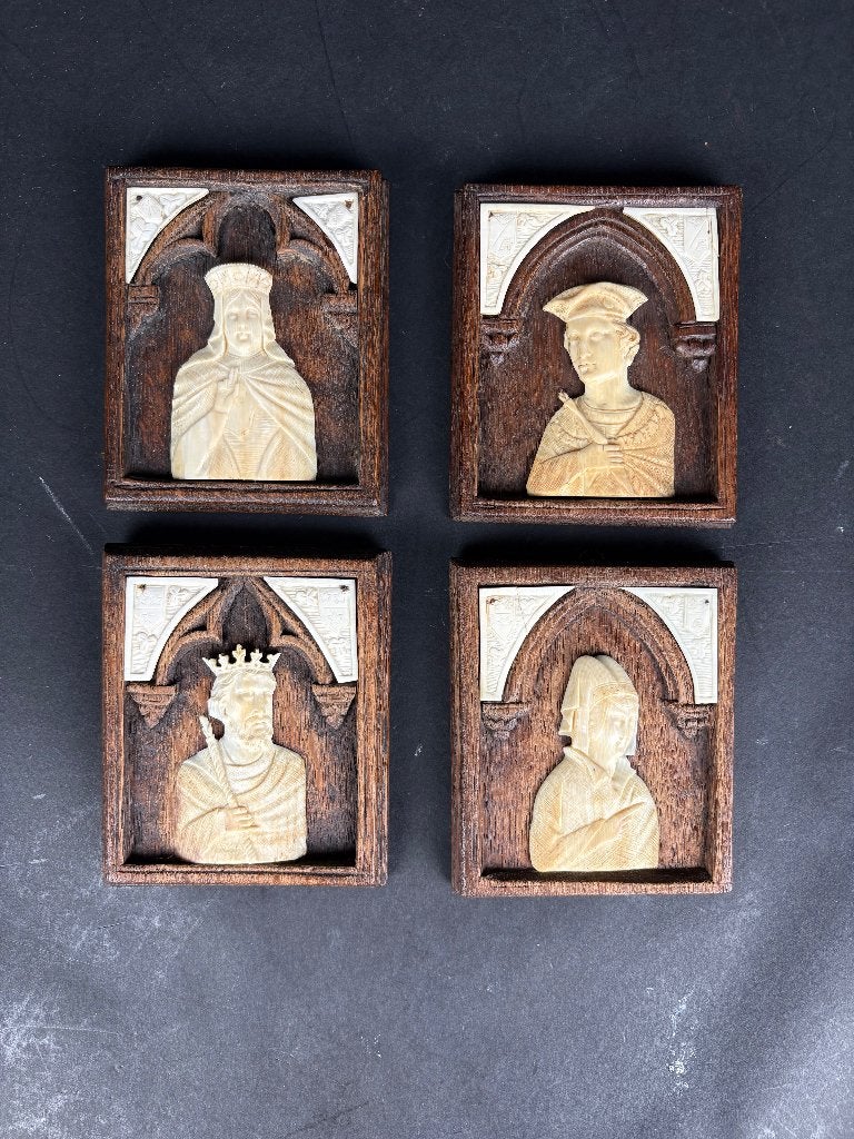 Set van gotische wandpaneeltjes eikenhout ivoren portretten, Overige onderwerpen, Houtsnijwerk, Minder dan 20 cm, Ophalen of Verzenden