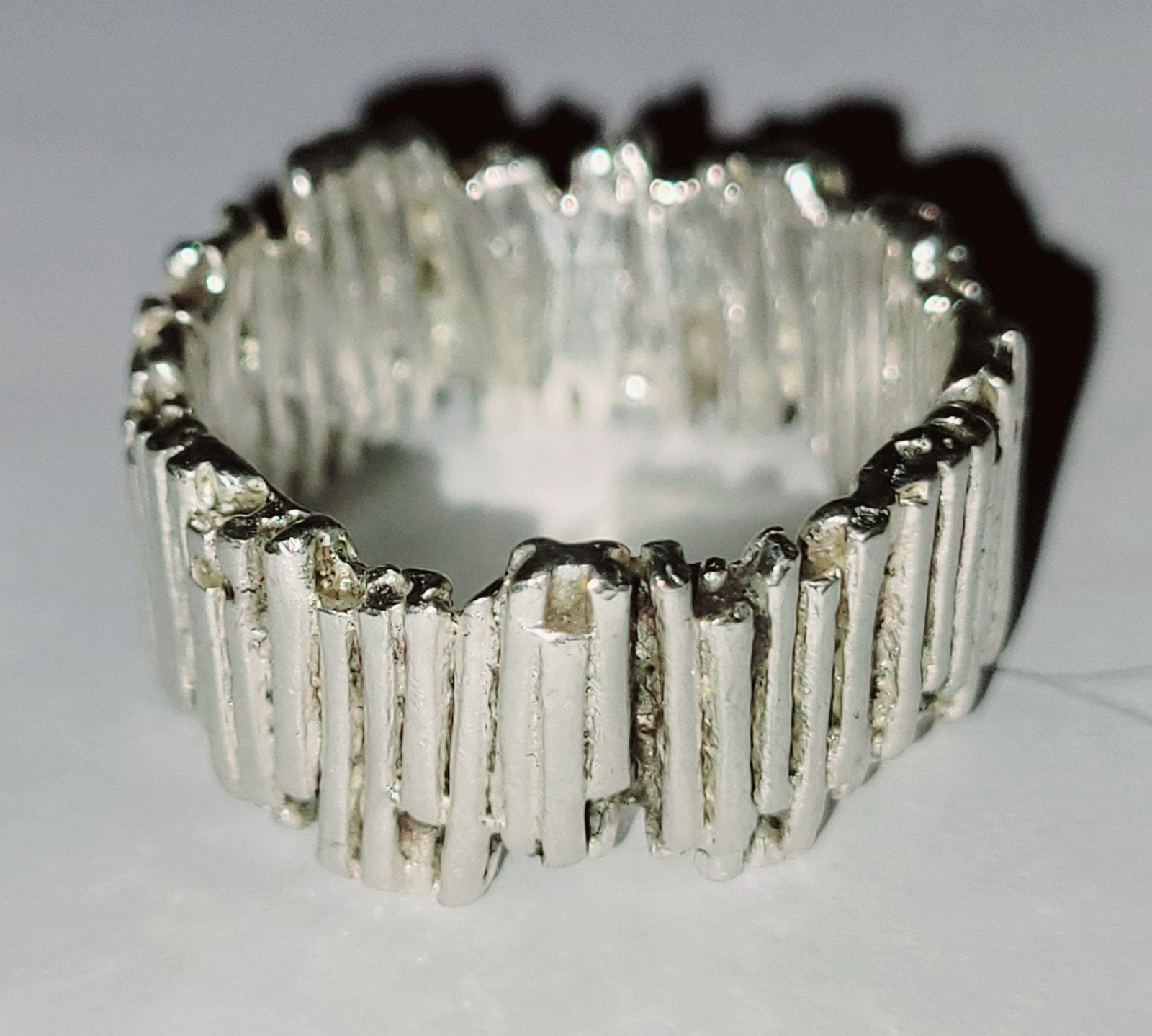 Bijzonder design 925 zilveren ring met ongelijke pijpjes, Verzenden, Zo goed als nieuw, Dame, Zilver