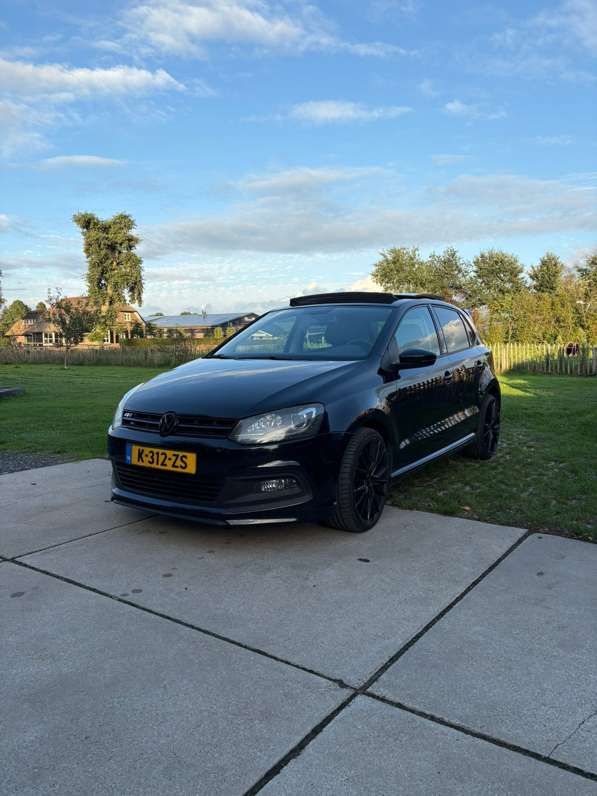 Volkswagen Polo 1.2 TSI 77KW DSG 2011 Zwart, Auto's, 40 €/maand, Zwart, 4 cilinders, Zwart