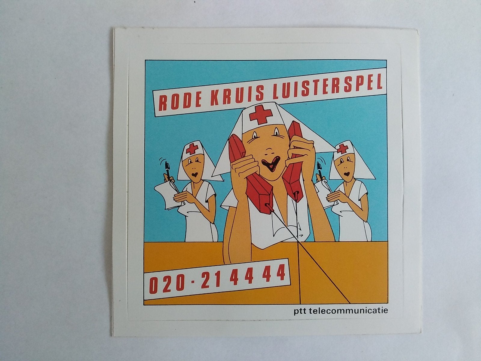 Sticker PTT Telecommunicatie Rode Kruis Luisterspel, Verzenden, Zo goed als nieuw